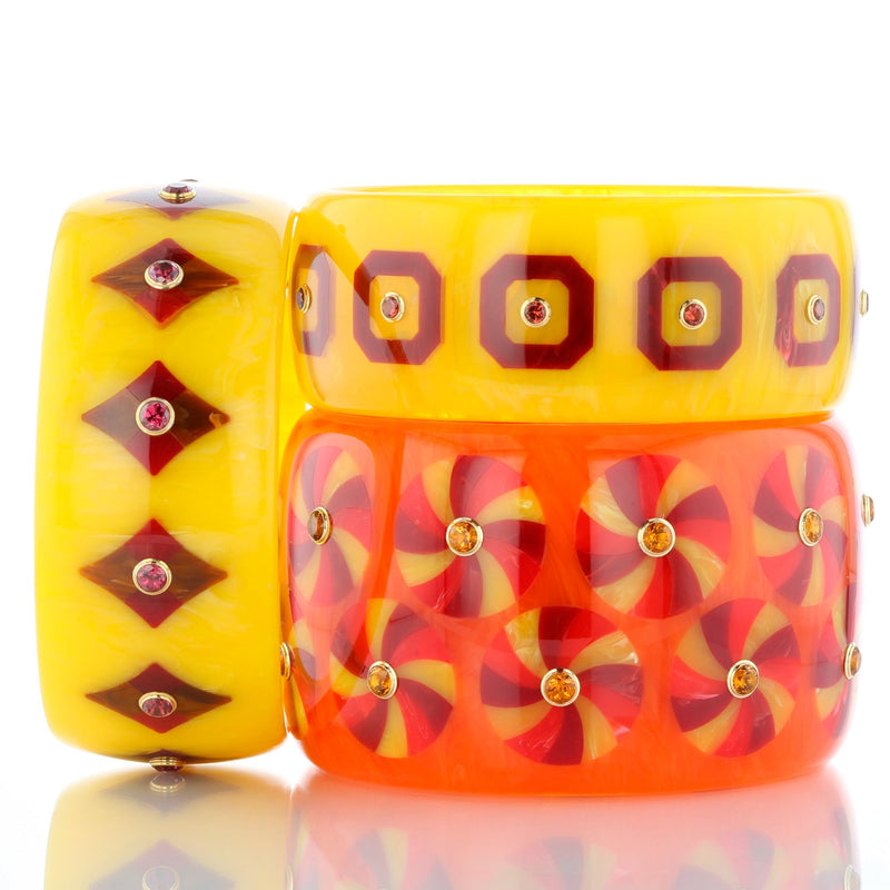 41351240 | Bakelite With Inlay And Stones.